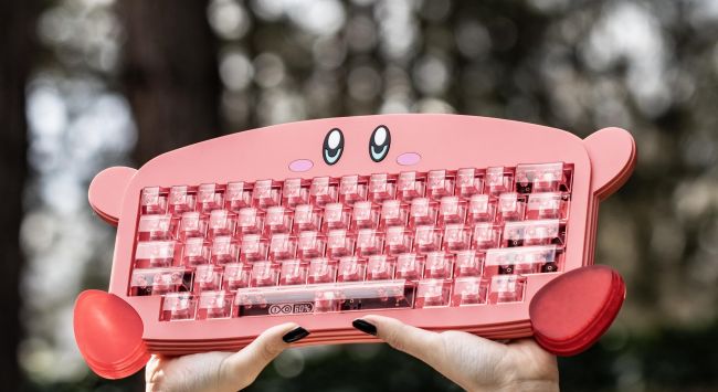 Alguém fez um teclado Kirby personalizado